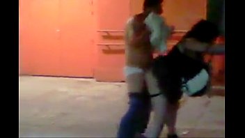 Parejas cojiendo en la calle