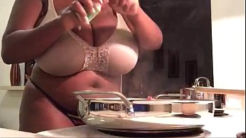 Olivia cooke bra size