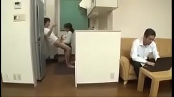 Japonesa folla con hijo