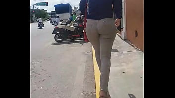 Upskirt calle