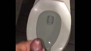Videos en baños públicos