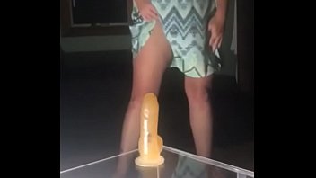 Vibrador con ventosa