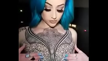 Tatuaje mujer clavicula