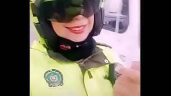 Mujer policia colombia