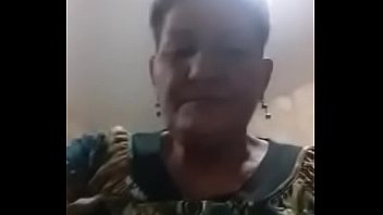 Abuela mexicana cogiendo