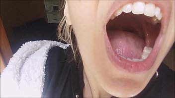 Giantess throat