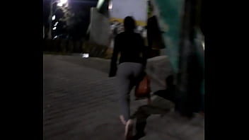 Mujeres mostrando sus tangas