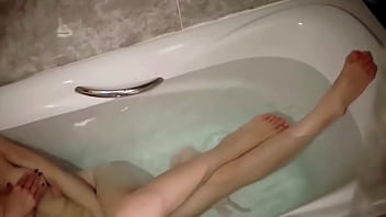 Gamer que vende agua de baño