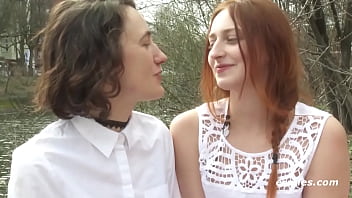 Lesbianas con dildo doble