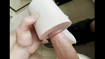 Toilet roll test