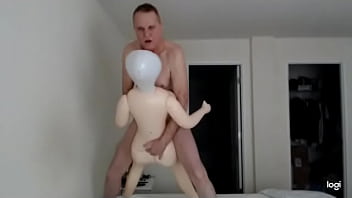 Videos de sexo con muñecas hinchables