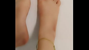 Bridgit mendler feet