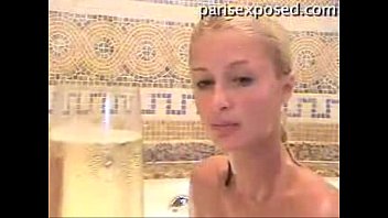 Paris hilton haciendo sexo oral